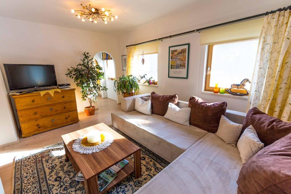 Ferienwohnung Reitgestuet Waldeck Saalfelden ภายนอก รูปภาพ