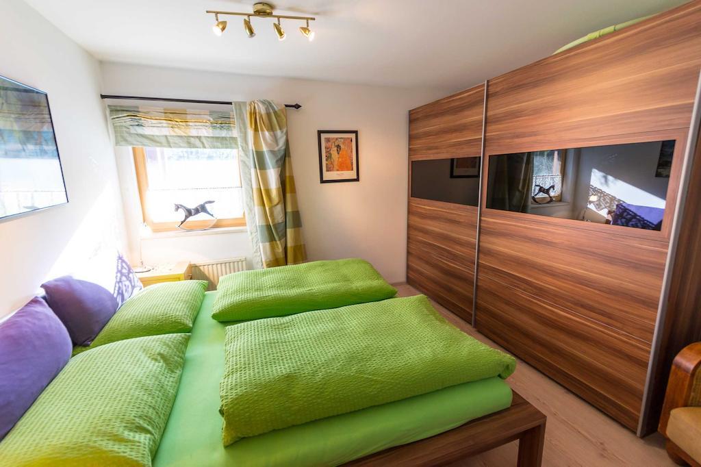 Ferienwohnung Reitgestuet Waldeck Saalfelden ภายนอก รูปภาพ